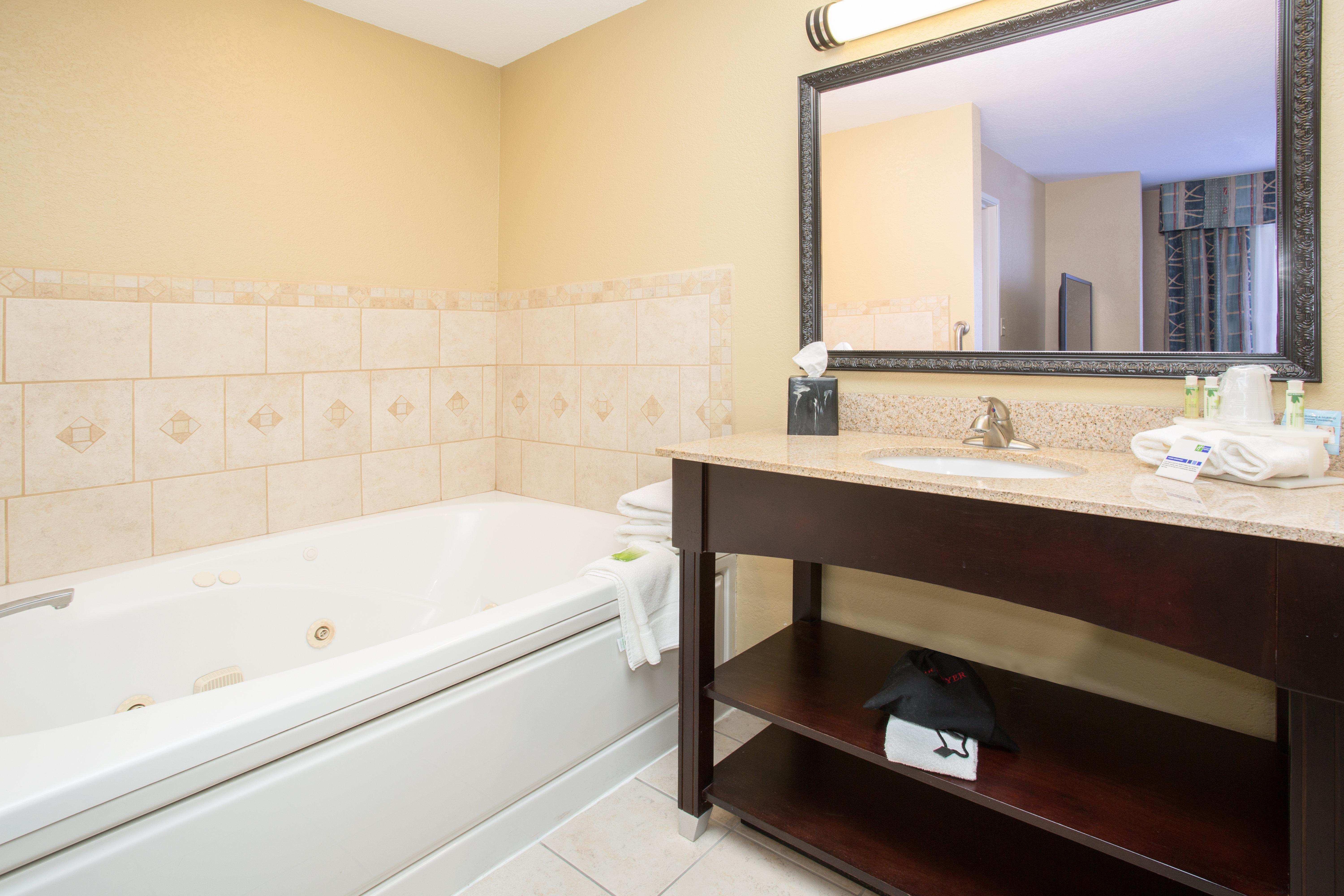 Holiday Inn Express Hotel & Suites Lexington By Ihg Exterior foto